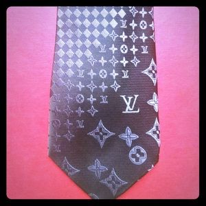 Authentic Rare Louis Vuitton monogram neck…